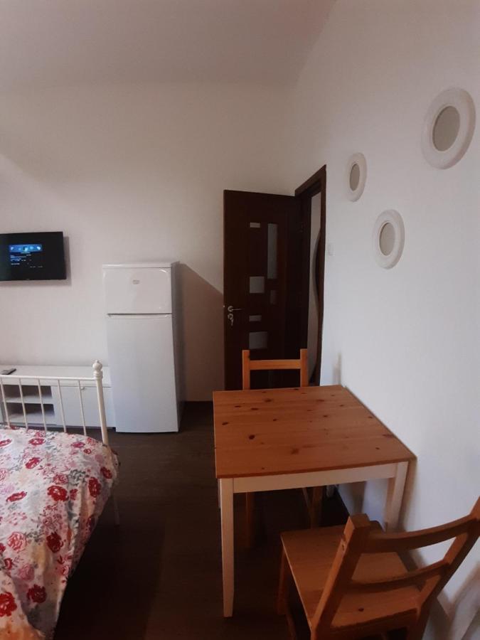 Romantic Calm Apartments Piata Universitate บูคาเรสต์ ภายนอก รูปภาพ